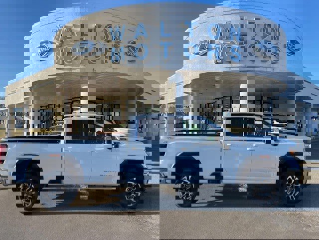 Used 2023 GMC Sierra 3500 SLE w/ SLE Convenience Package AWD/4WD image 1