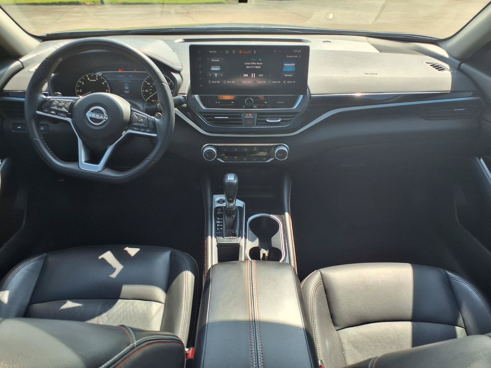 Used 2024 Nissan Altima 2.5 SR w/ SR Premium Package FWD image 11