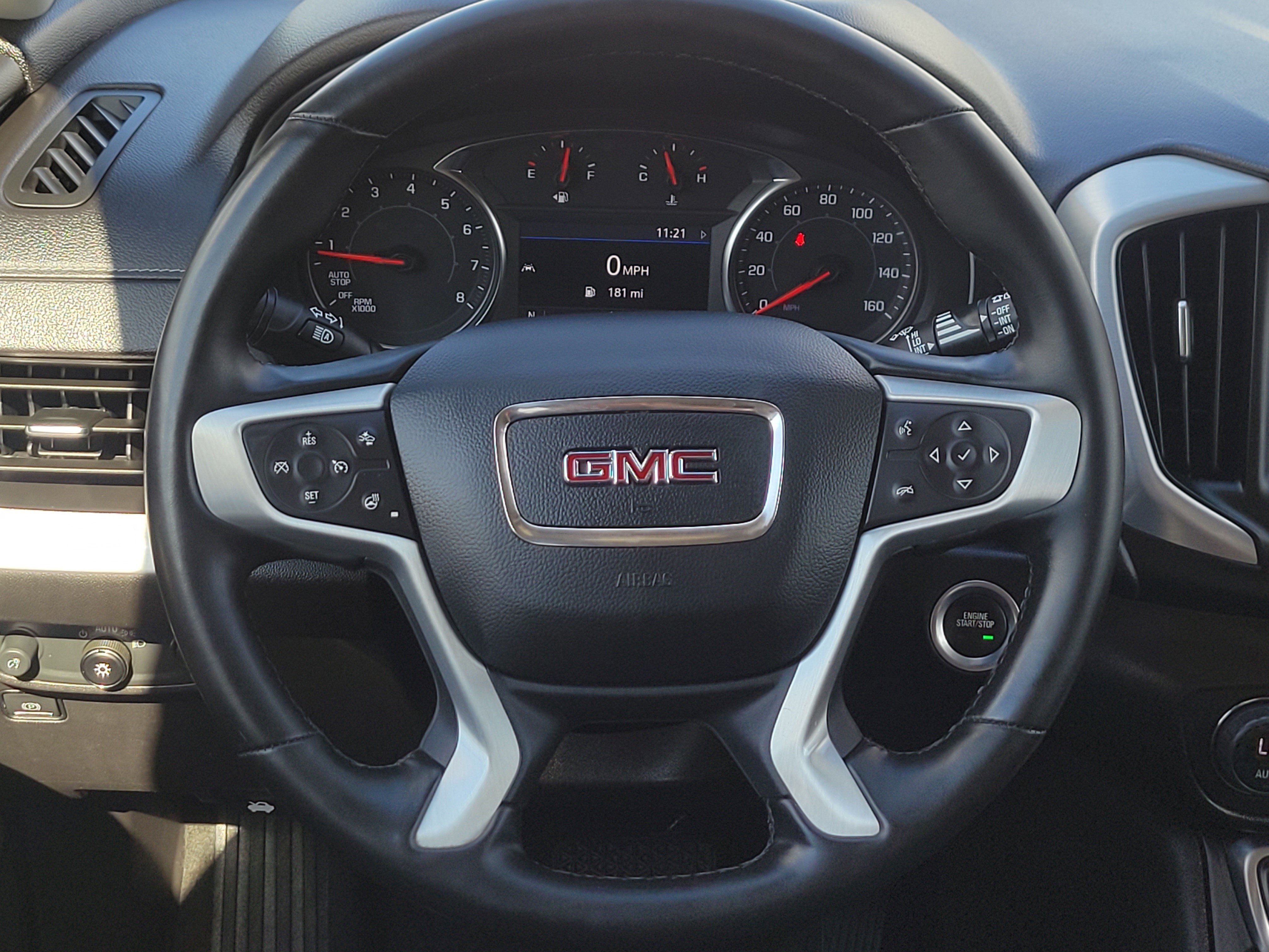 Used 2024 GMC Terrain SLT image 13