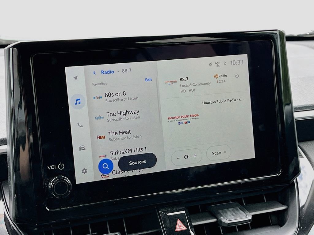 Used 2025 Toyota Corolla Cross LE FWD image 15