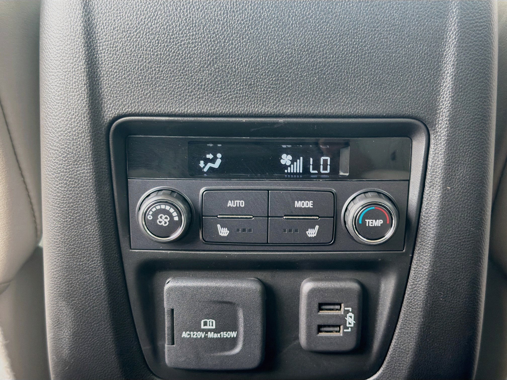 Used 2024 Buick Enclave Avenir w/ Avenir Technology Package FWD image 21