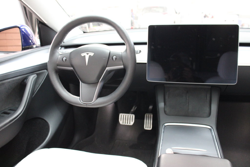Used 2023 Tesla Model Y Performance AWD/4WD image 14