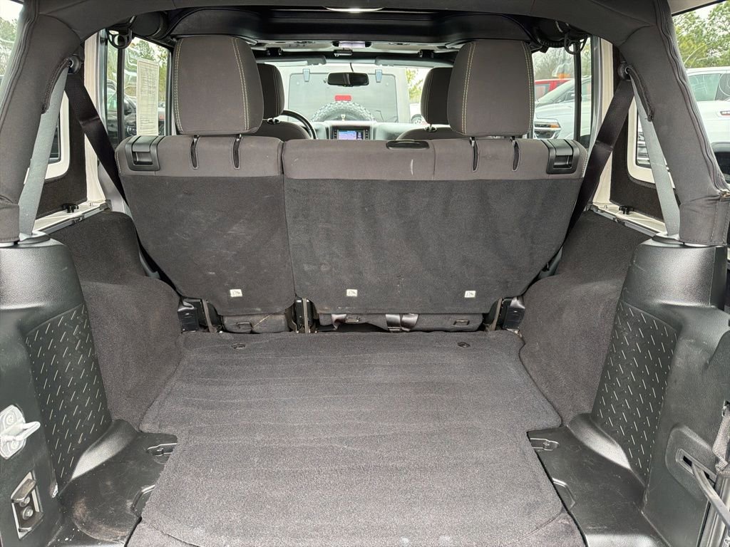 Used 2018 Jeep Wrangler Unlimited Sahara image 15
