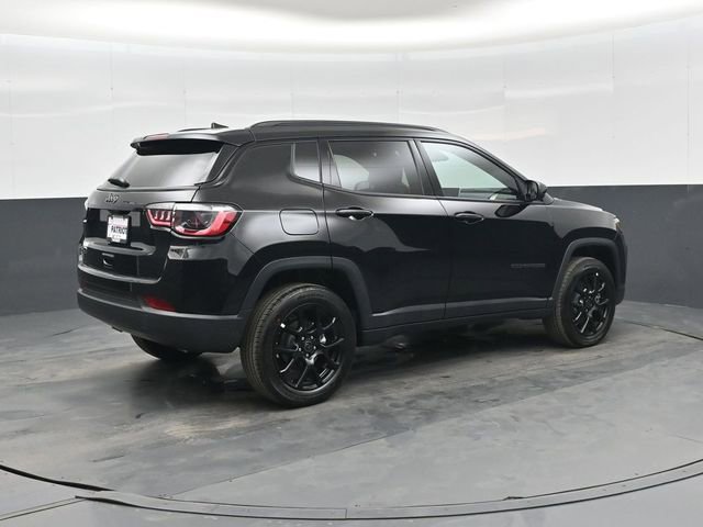 New 2026 Jeep Compass Latitude image 3