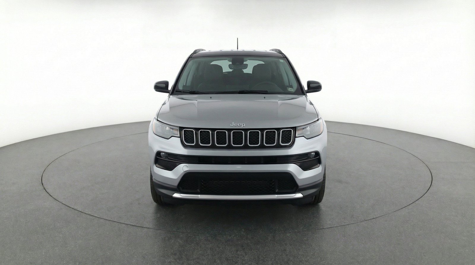 Used 2025 Jeep Compass Limited AWD/4WD image 2