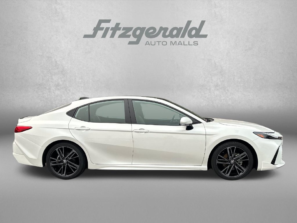 Used 2025 Toyota Camry XSE FWD image 17