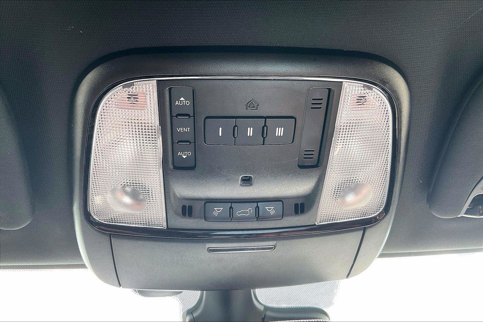 Used 2023 Dodge Durango GT AWD/4WD image 38