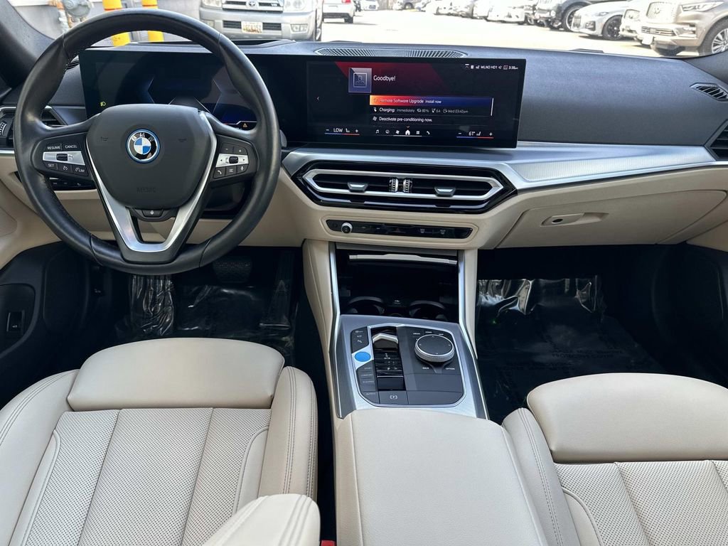 Used 2024 BMW i4 eDrive35 w/ Premium Package image 10
