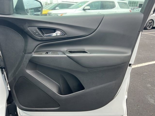 Used 2020 Chevrolet Equinox LT image 32
