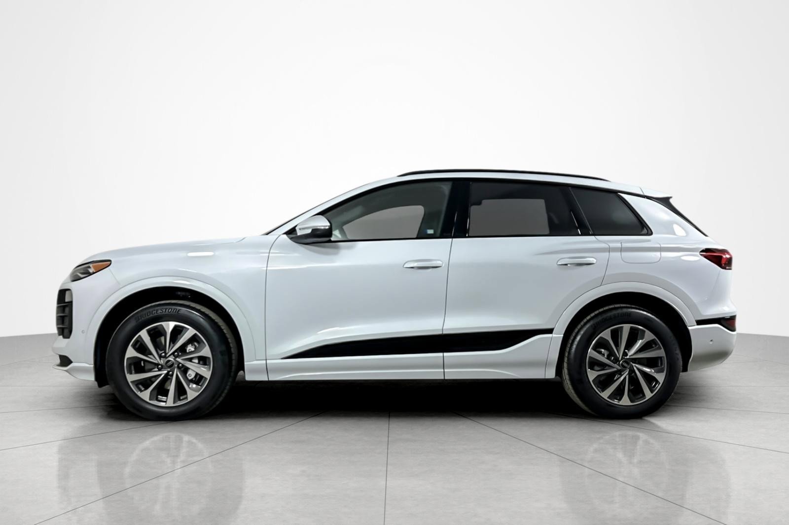 New 2025 Audi Q6 e-tron Premium image 3