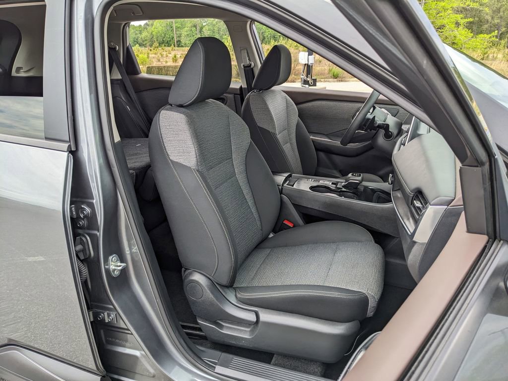 Used 2023 Nissan Rogue SV FWD image 44