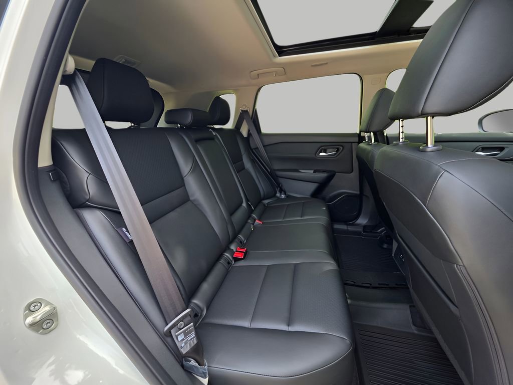 New 2026 Nissan Rogue Dark Armor image 9