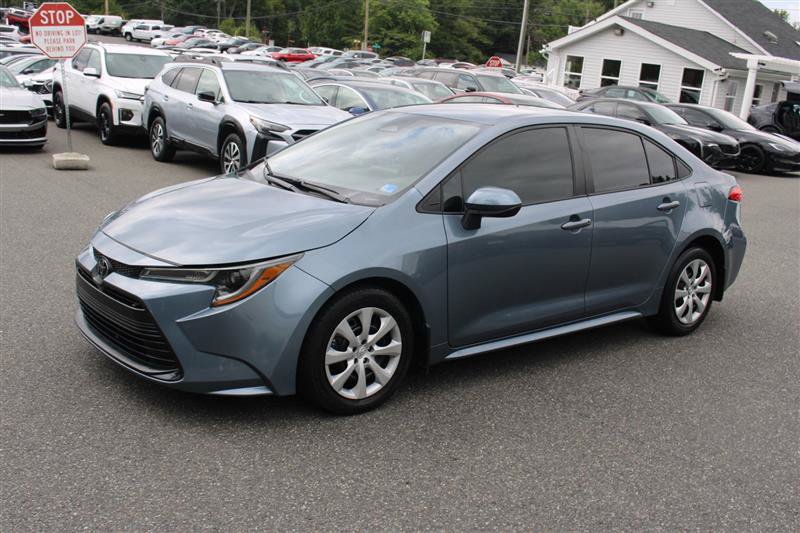 Used 2025 Toyota Corolla LE FWD image 4