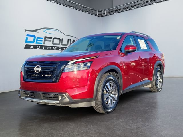 Used 2023 Nissan Pathfinder SL w/ Lighting Package (N92) image 7