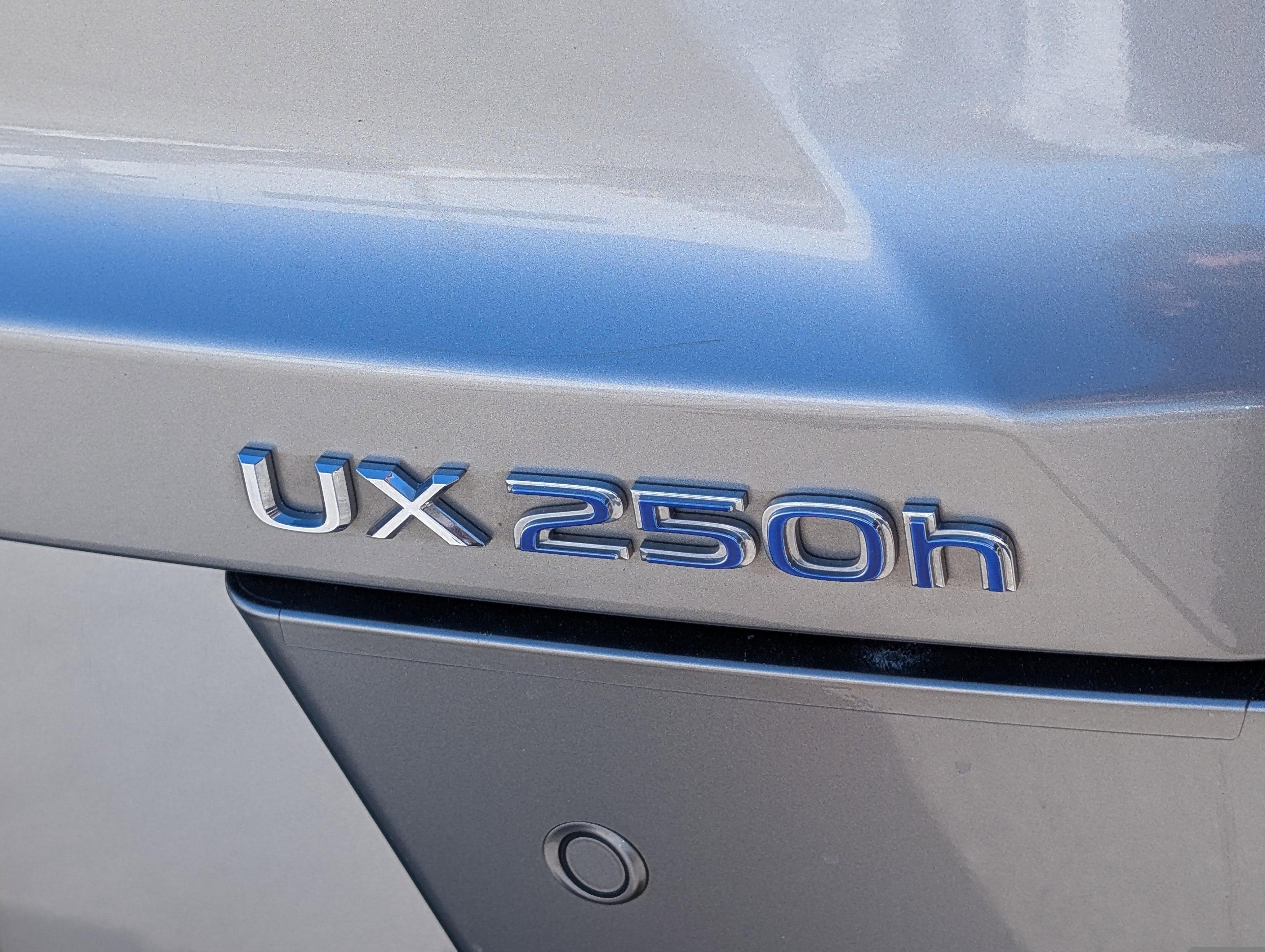 Used 2020 Lexus UX 250h w/ Premium Package image 9