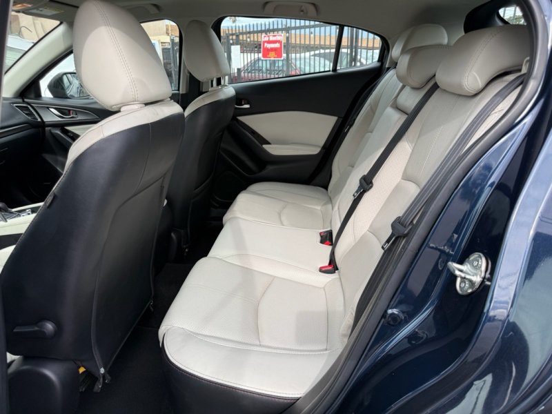 Used 2017 MAZDA MAZDA3 Grand Touring FWD image 14