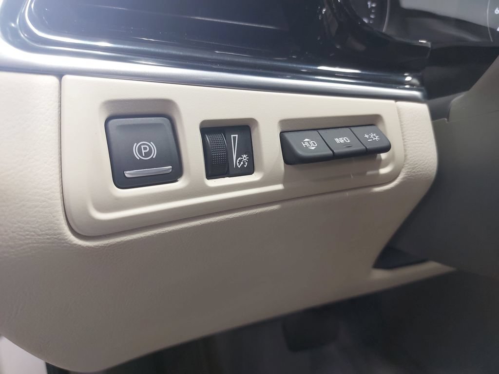 Used 2021 Cadillac XT6 Premium Luxury AWD/4WD image 28