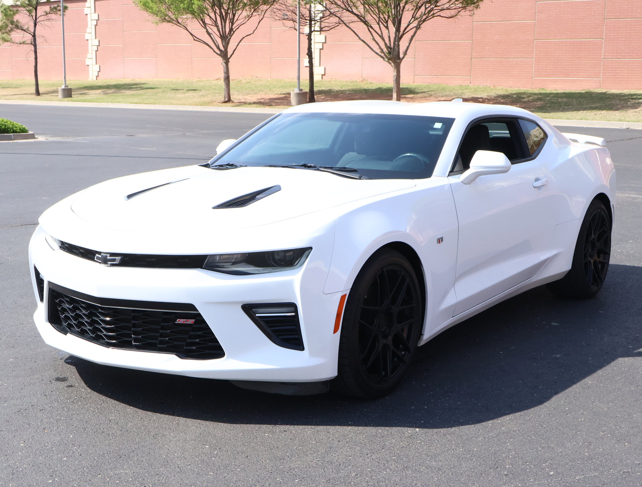 Used 2018 Chevrolet Camaro SS image 24