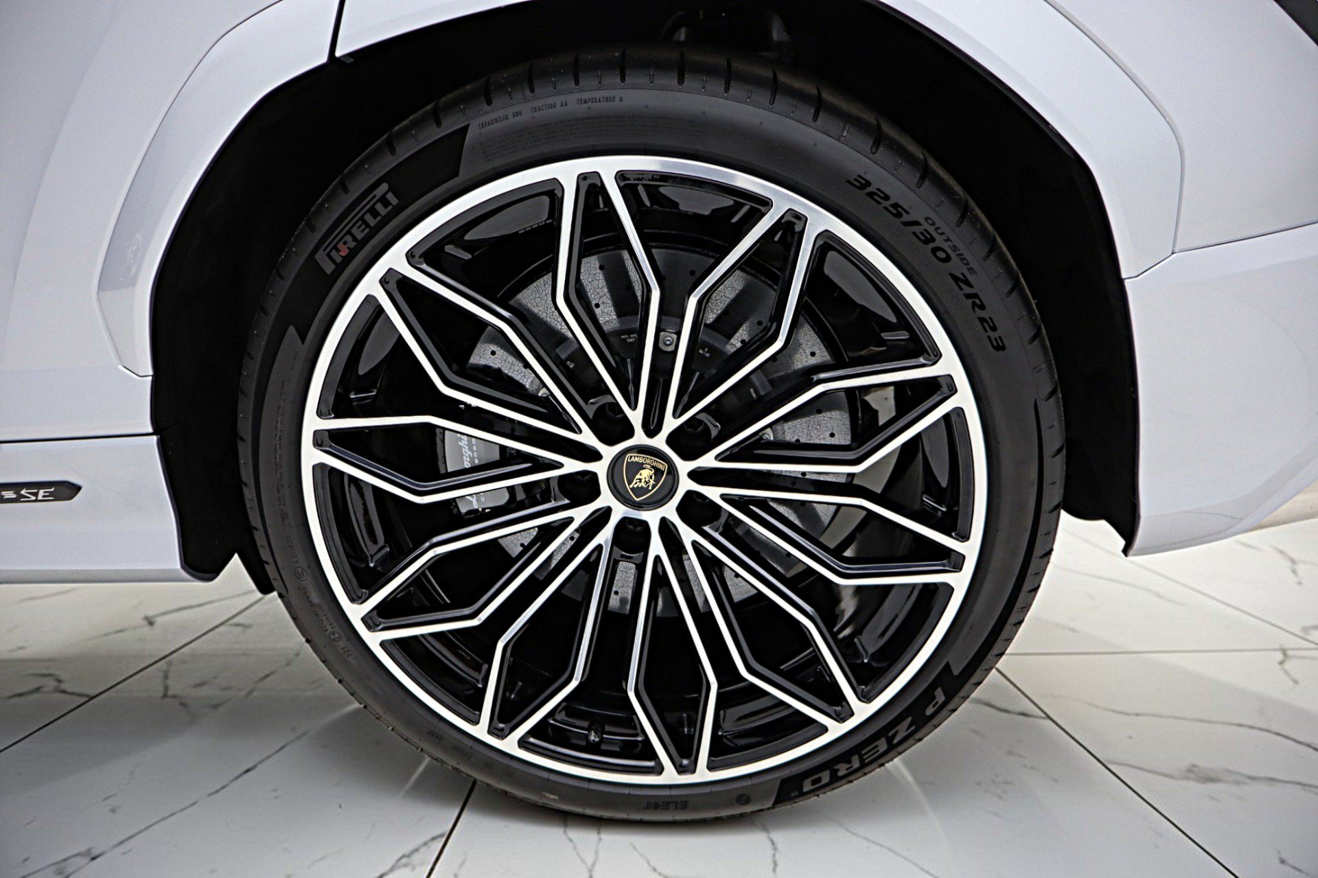 Used 2026 Lamborghini Urus SE AWD/4WD image 57