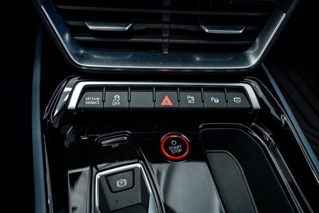 Used 2024 Audi e-tron GT Prestige image 52