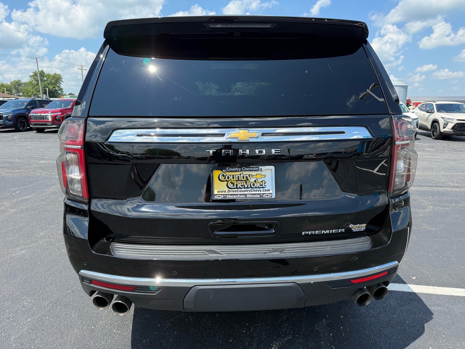 Used 2024 Chevrolet Tahoe Premier w/ Premium Package AWD/4WD image 4