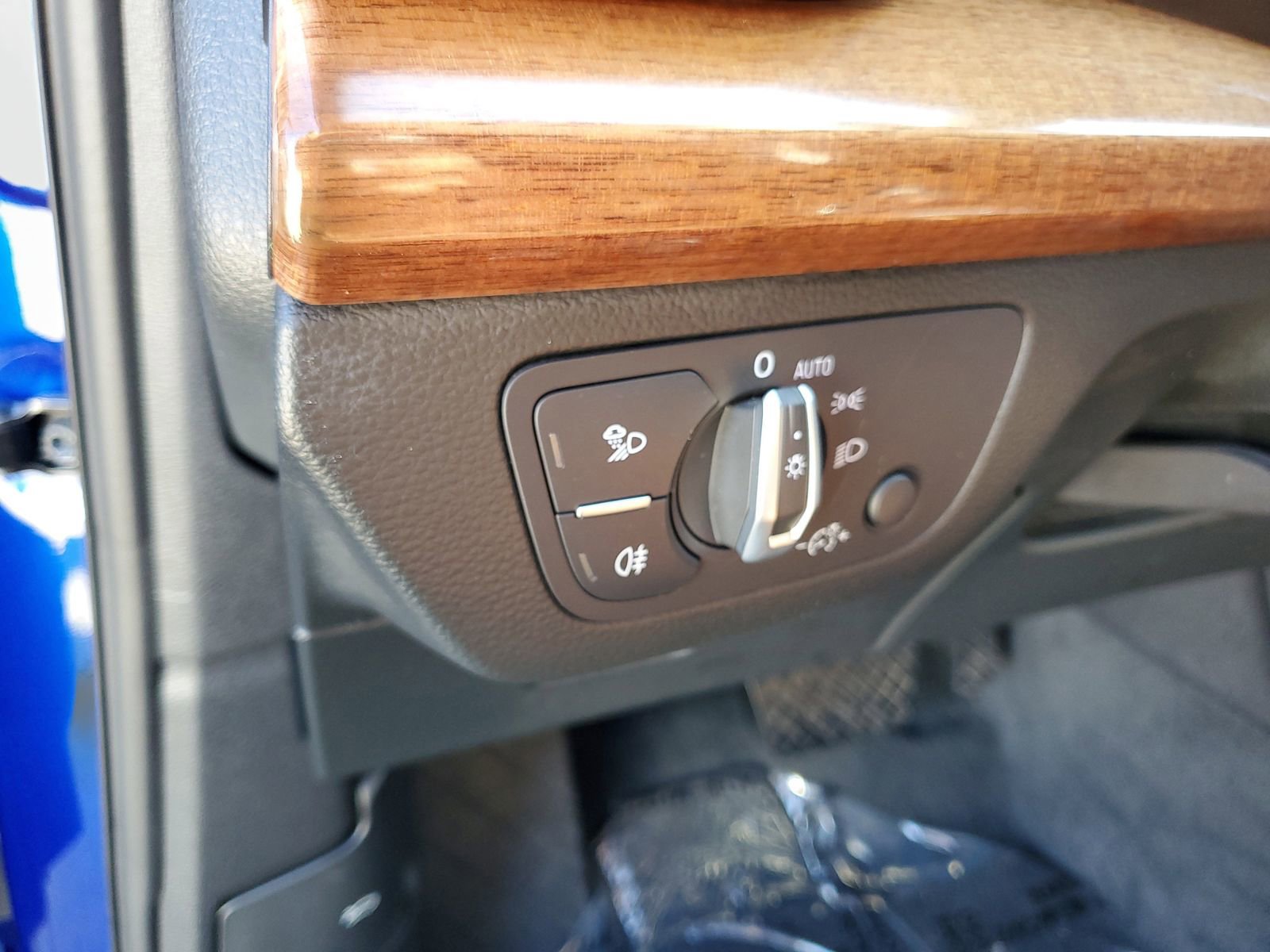 Used 2022 Audi Q5 e Premium w/ Convenience Package image 23