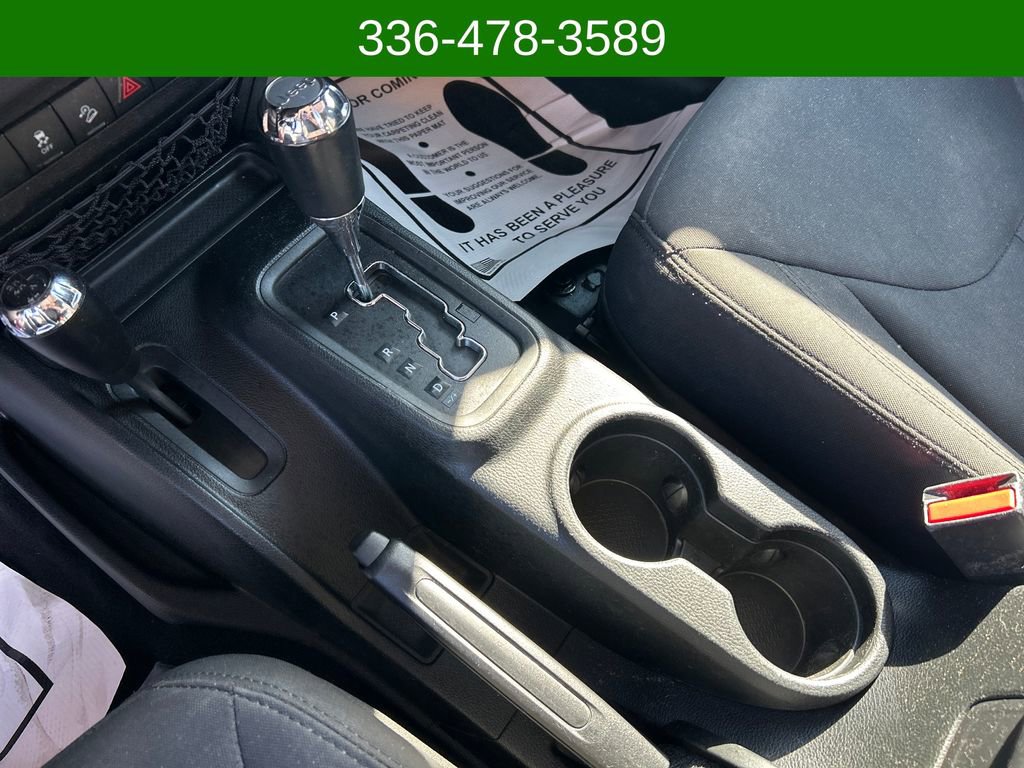 Used 2018 Jeep Wrangler Unlimited Sport w/ Connectivity Group AWD/4WD image 22