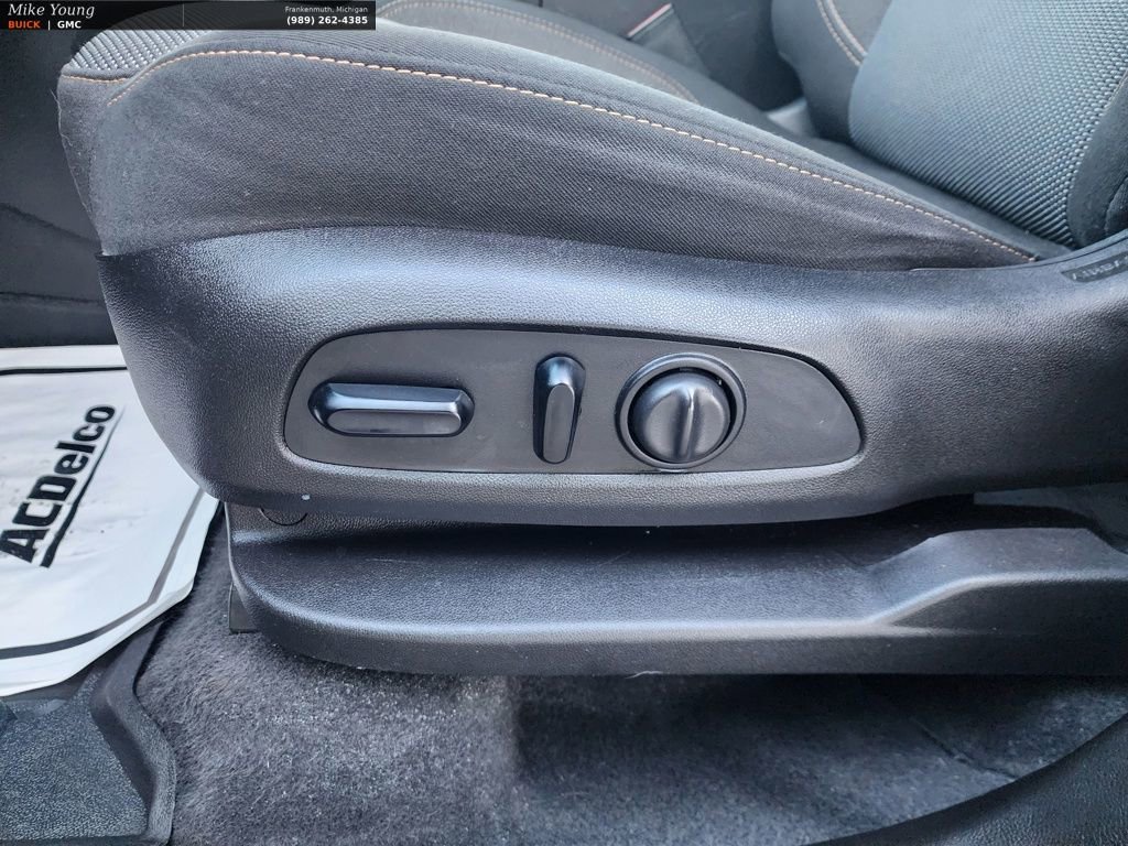 Used 2018 Chevrolet Traverse LT image 34