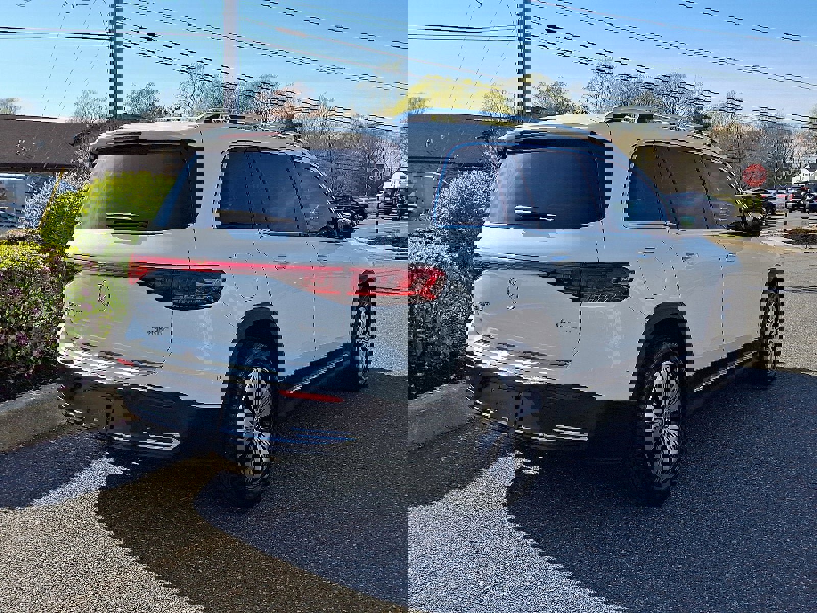 Used 2023 Mercedes-Benz EQB 300 4MATIC image 5