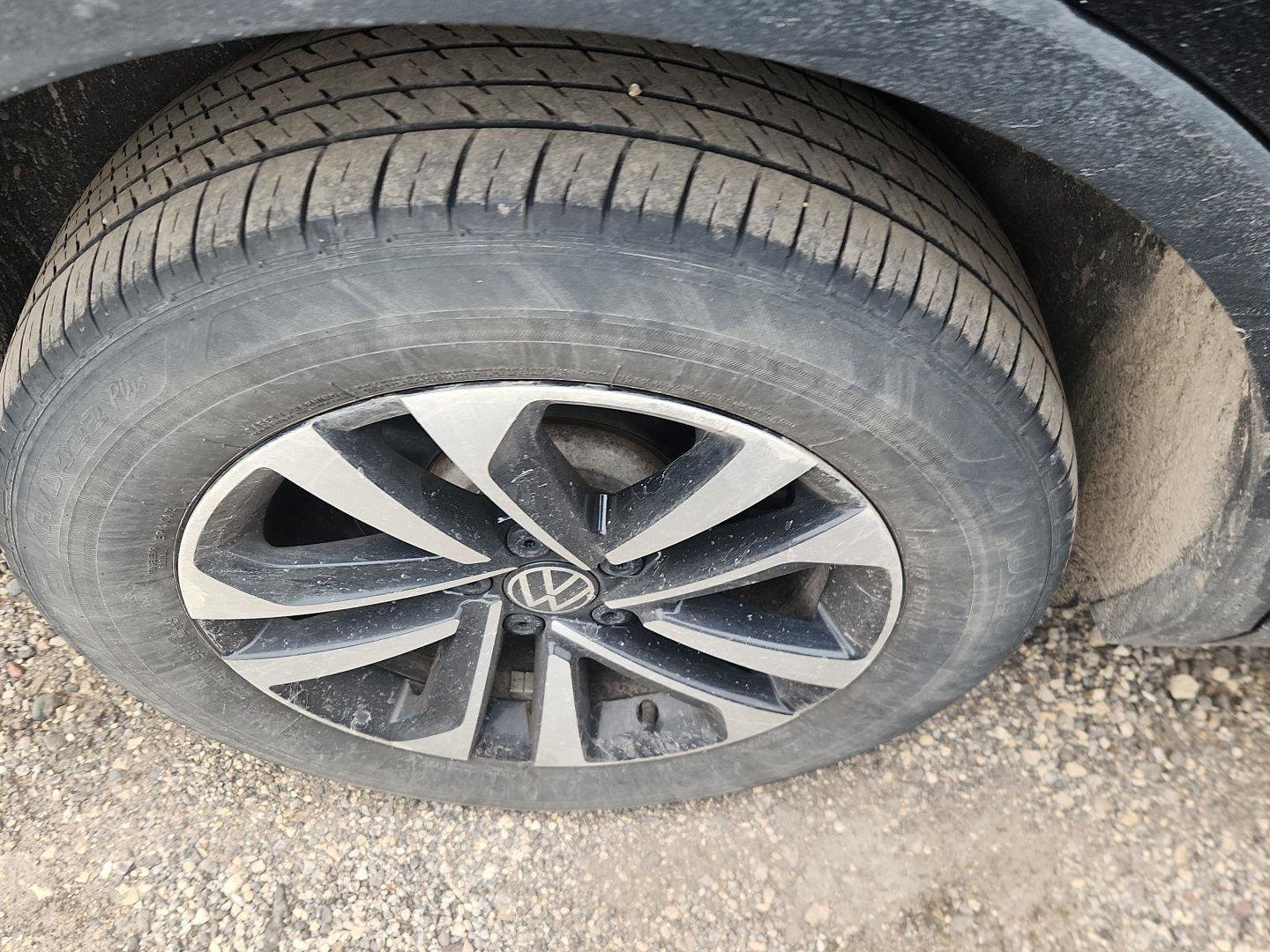 Used 2024 Volkswagen Tiguan S image 3