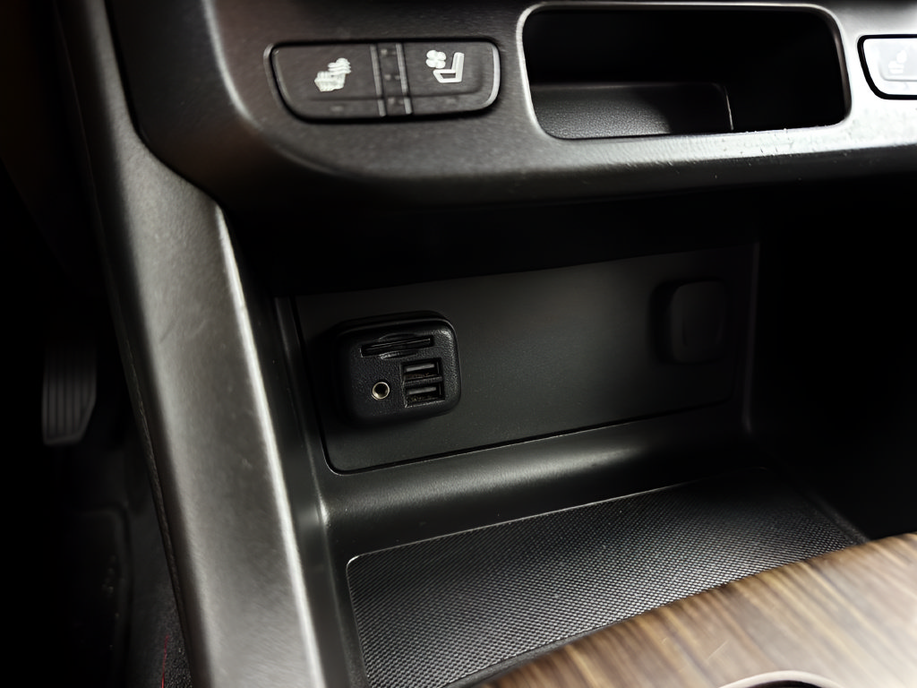 Used 2020 GMC Canyon Denali RWD image 12