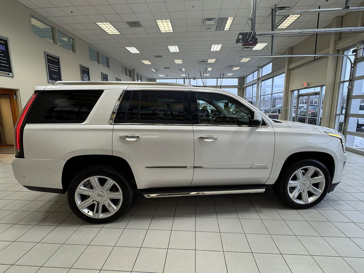Used 2017 Cadillac Escalade Premium Luxury AWD/4WD image 64