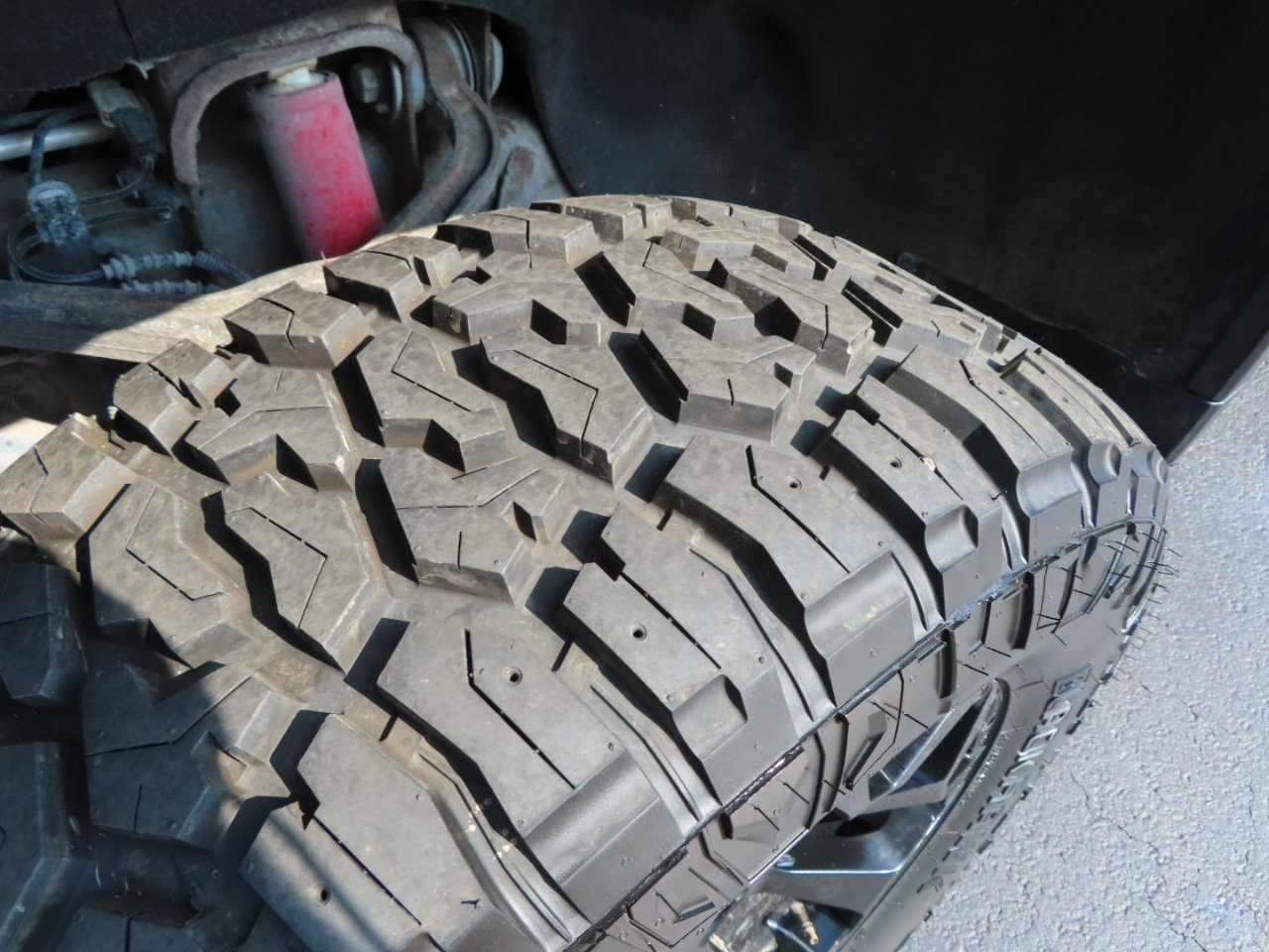 Used 2020 Chevrolet Silverado 2500 LTZ w/ LTZ Convenience Package image 11