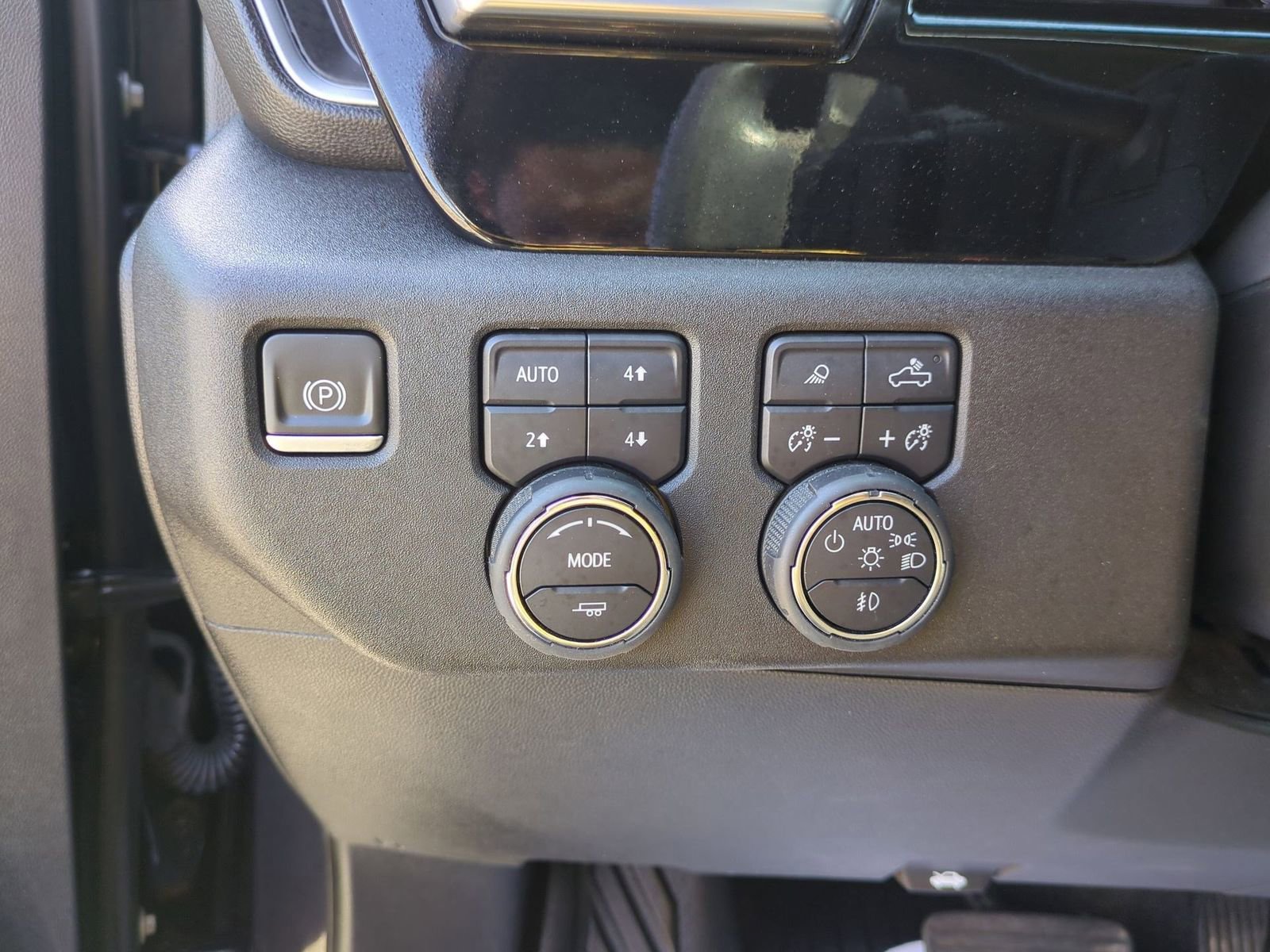 Certified 2023 Chevrolet Silverado 1500 LTZ image 18