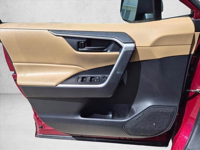 Used 2022 Toyota RAV4 LE FWD image 11