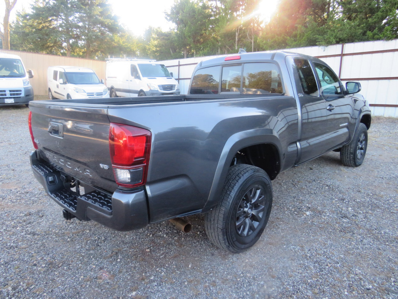 Used 2023 Toyota Tacoma SR5 w/ Technology Package image 5