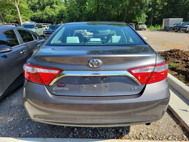 Used 2016 Toyota Camry LE FWD image 5