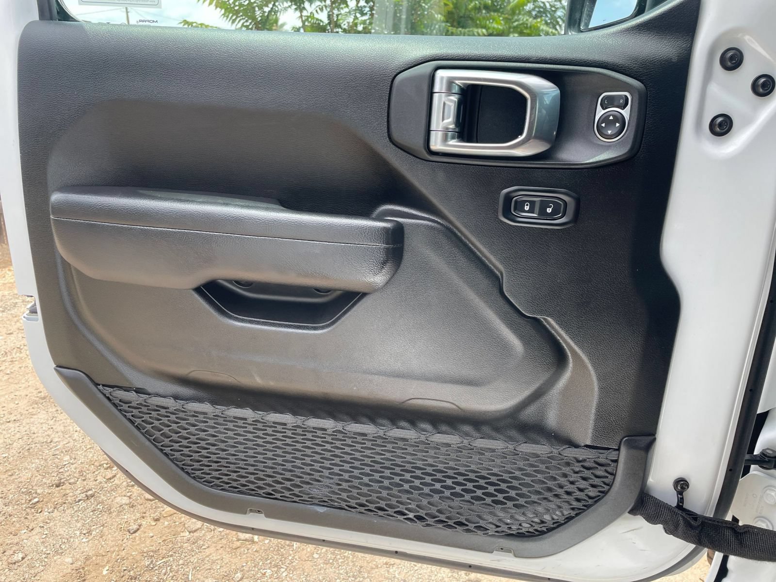 Used 2025 Jeep Wrangler Unlimited Rubicon AWD/4WD image 15