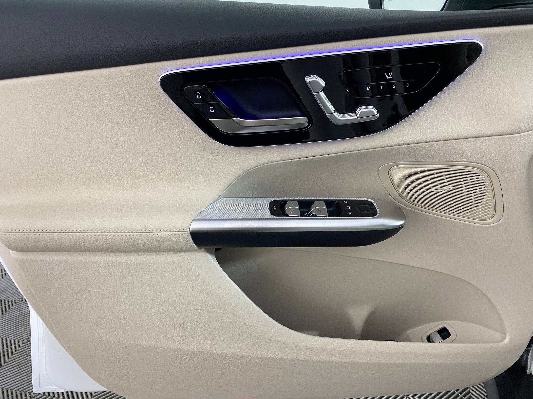 Used 2026 Mercedes-Benz GLC 300 4MATIC image 11