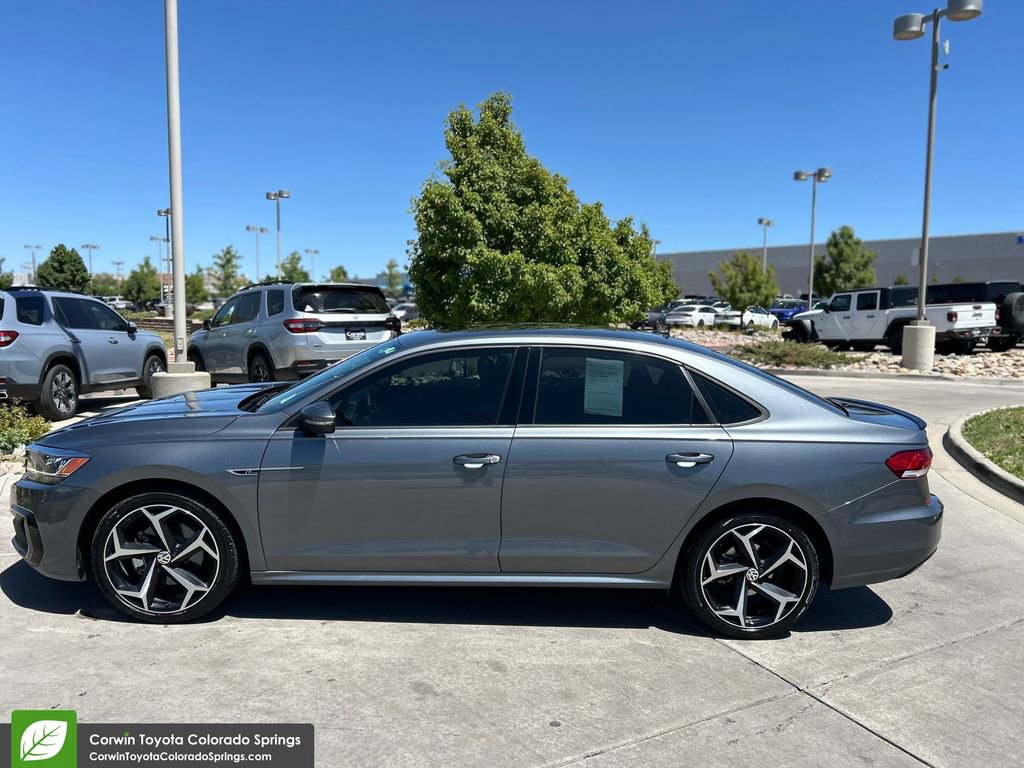 Used 2021 Volkswagen Passat 2.0T R-Line FWD image 4