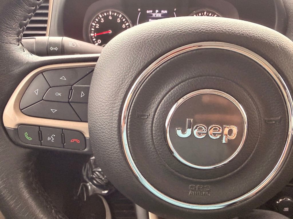 Used 2017 Jeep Renegade Latitude AWD/4WD image 17