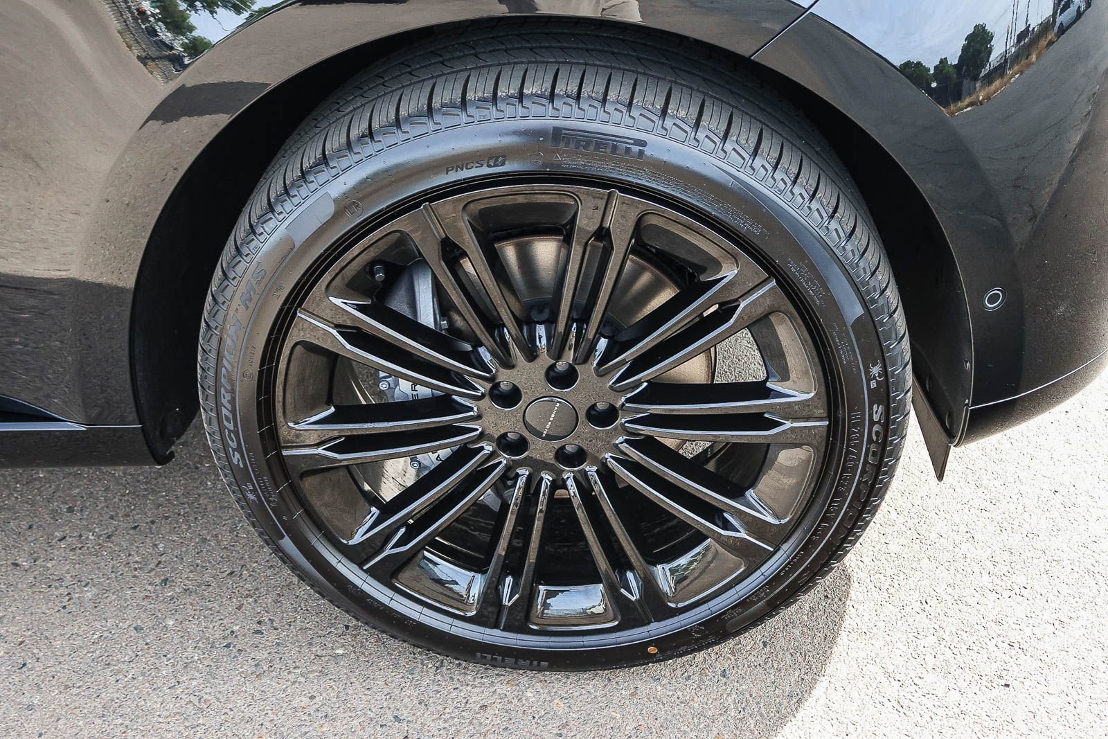 New 2026 Land Rover Range Rover SE image 14