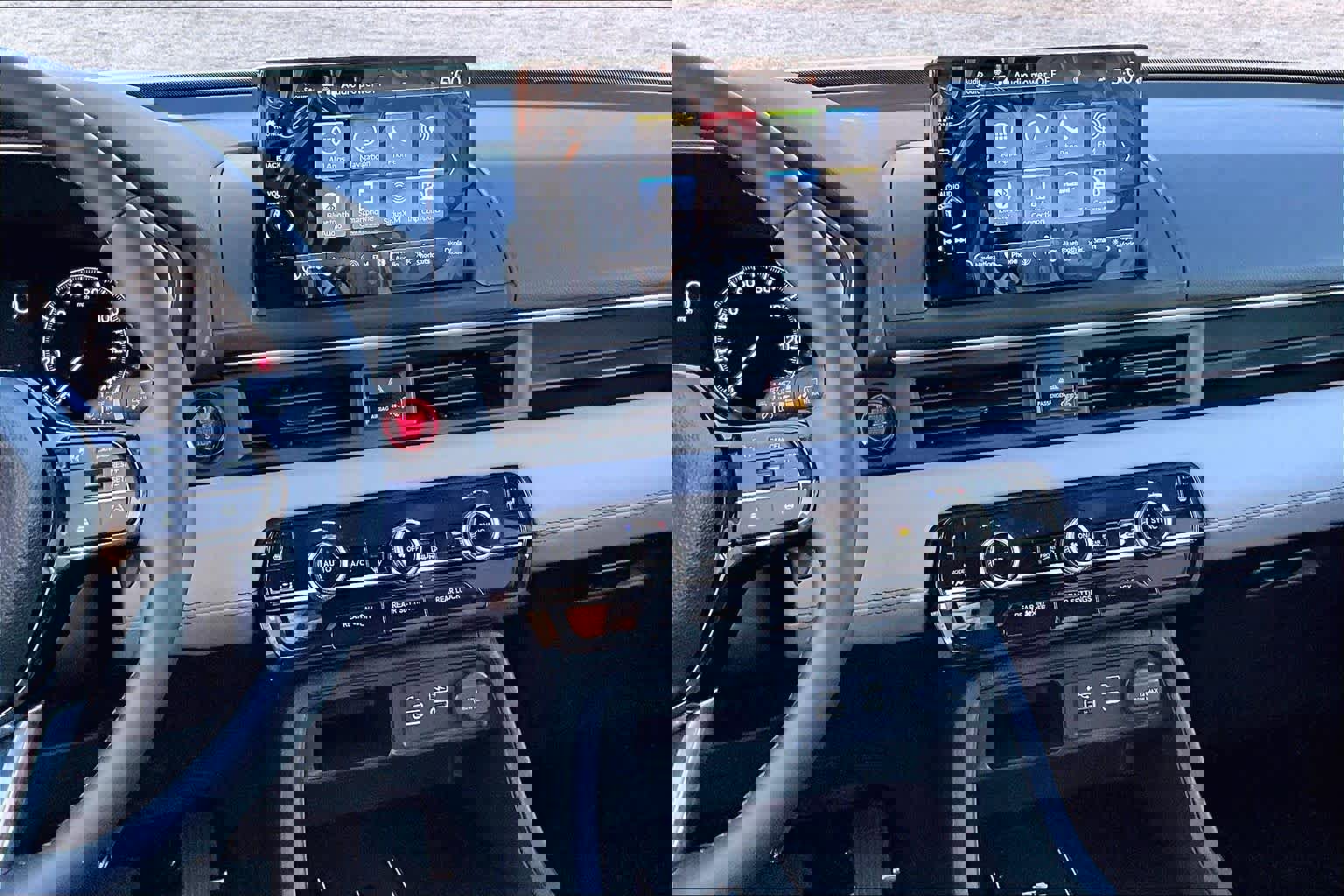 New 2025 Honda Pilot Touring image 6