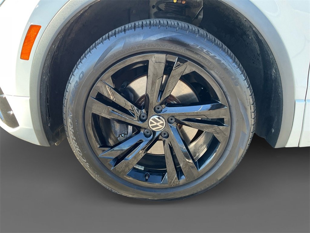 Used 2023 Volkswagen Tiguan SE R-Line image 14