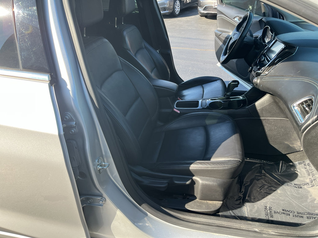 Used 2018 Chevrolet Cruze Premier FWD image 35