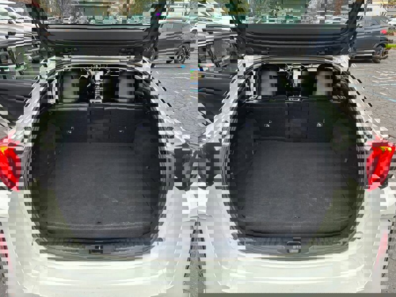 Used 2019 Toyota Prius Prime Premium w/ Carpet Mat Package image 11