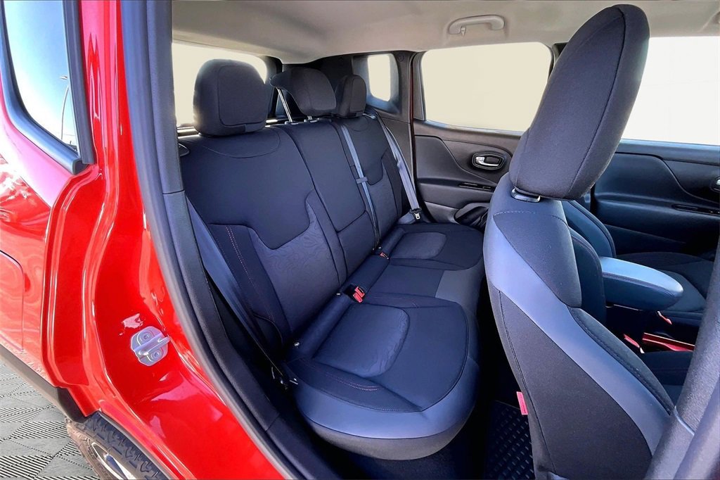 Used 2021 Jeep Renegade Trailhawk image 27