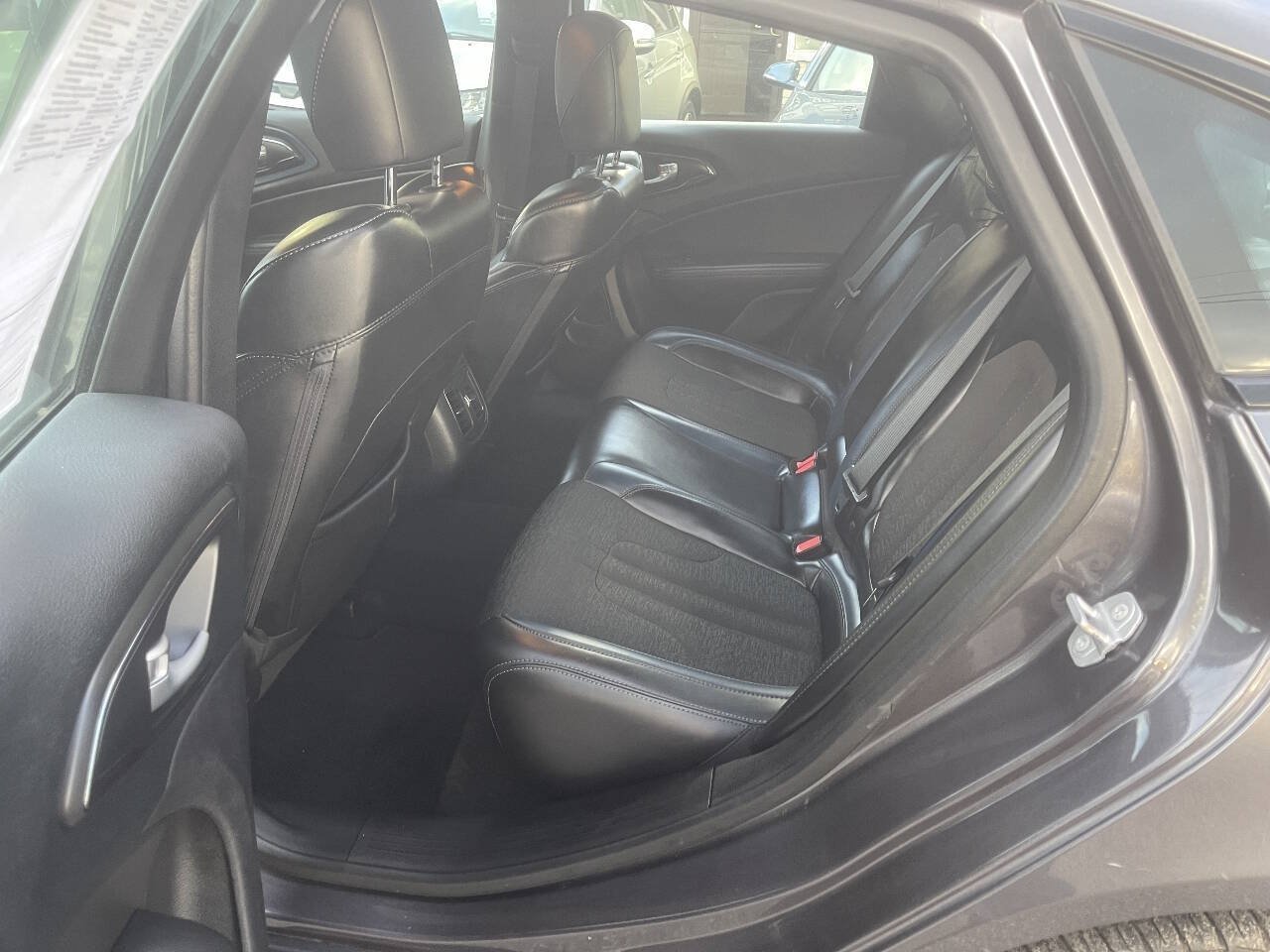 Used 2016 Chrysler 200 S w/ Comfort Group FWD image 22