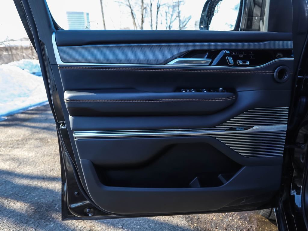 Used 2023 Jeep Grand Wagoneer L Series III w/ Rear Seat Video Group 1 image 9