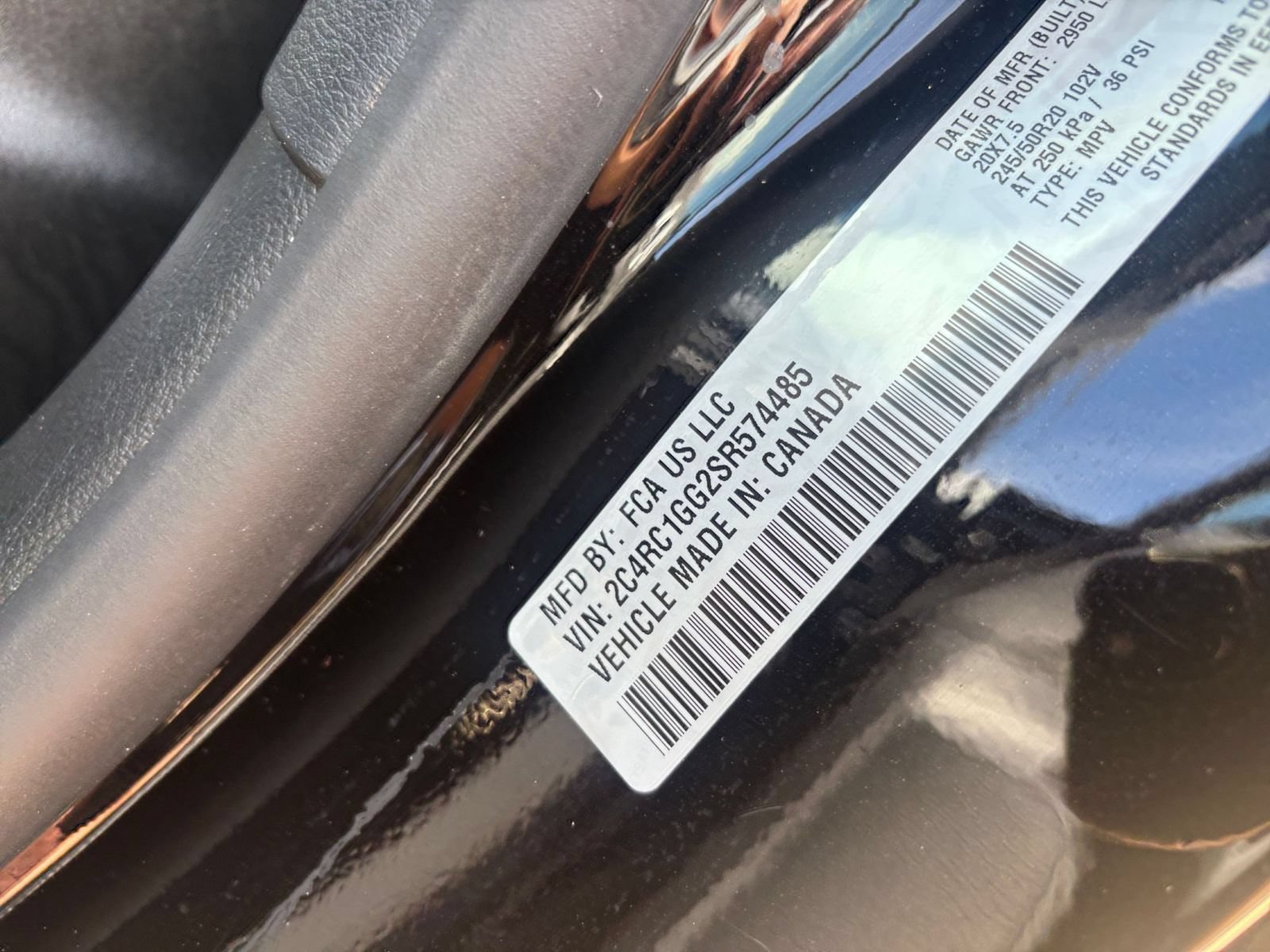 Used 2025 Chrysler Pacifica Limited FWD image 33